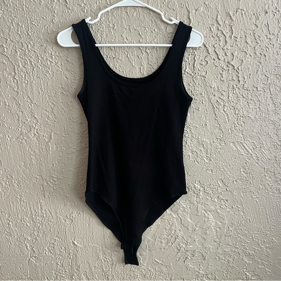 ⭐️ Black Bodysuit with Scoop Neckline - Picture 1 of 5